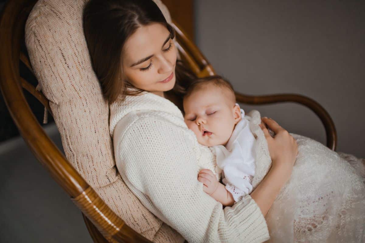 10 sleeping tips for new parents
