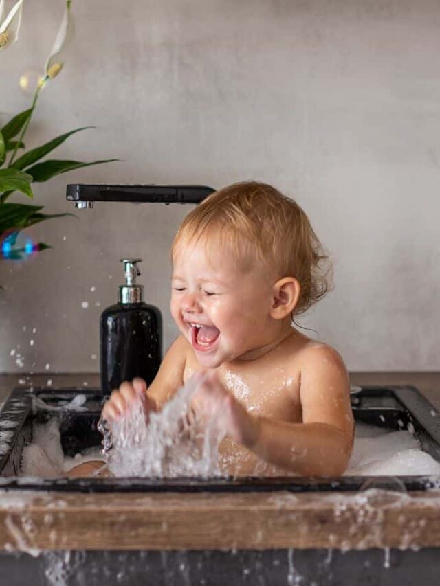 Mom Keeps Baby In The Sink While She S Cleaning Story Mama Say What   Cropped Baby In Sink MSN 