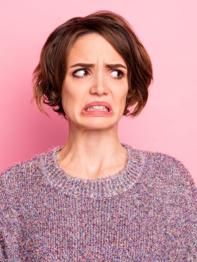 Close-up,Portrait,Of,Her,She,Nice,Attractive,Lovely,Pretty,Brown-haired