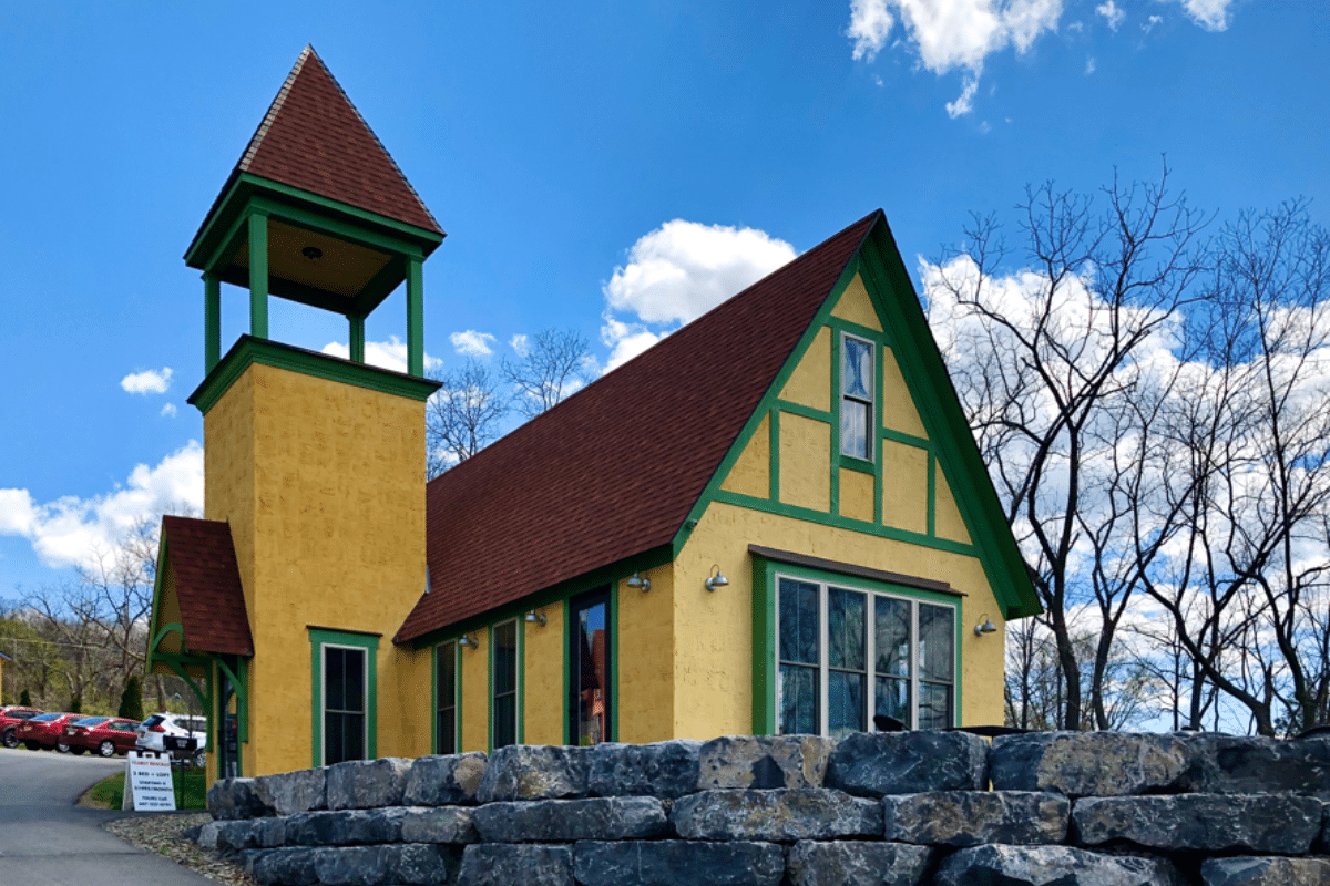 Watkins Glen, NY, US - Beautiful lakefront color houses, as the new residential small house community - La Bourgade, along Seneca Lake. Single house, small and colorful, with loft.